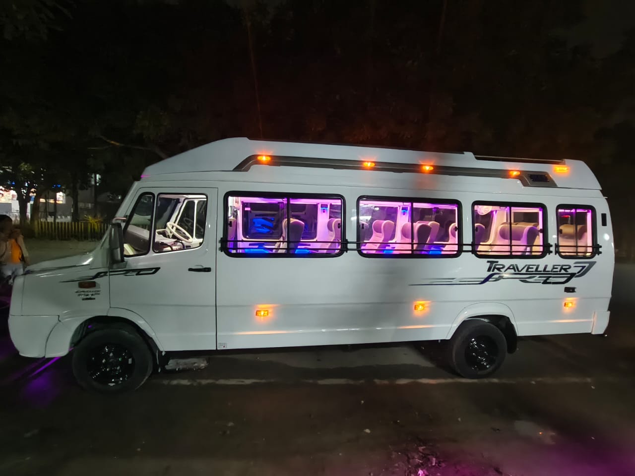 Tempo Traveller on rent ghaziabad
